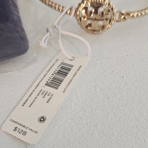 NWT Beautiful Tory Burch Gold Bracelet - Picture 4 of 4